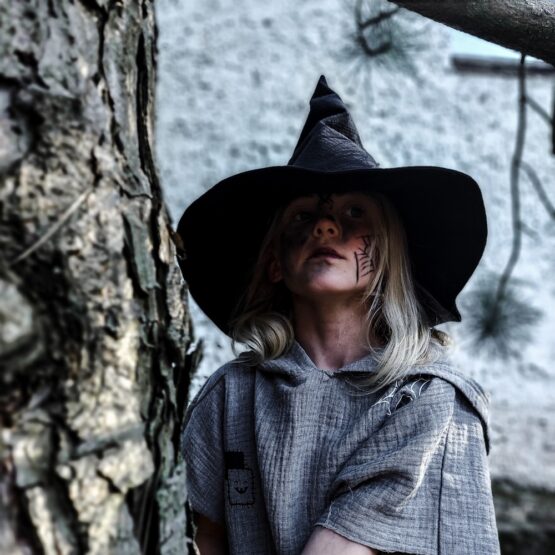 DIY Stoffe Outfit - Badeponcho Kostüm Add On Hexe mit Hut - Halloween Plott