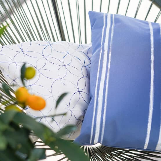 DIY Stoffe Inspiration - gedeckter Tisch - Blau Weiß - Mediterran - Plott - Kissen